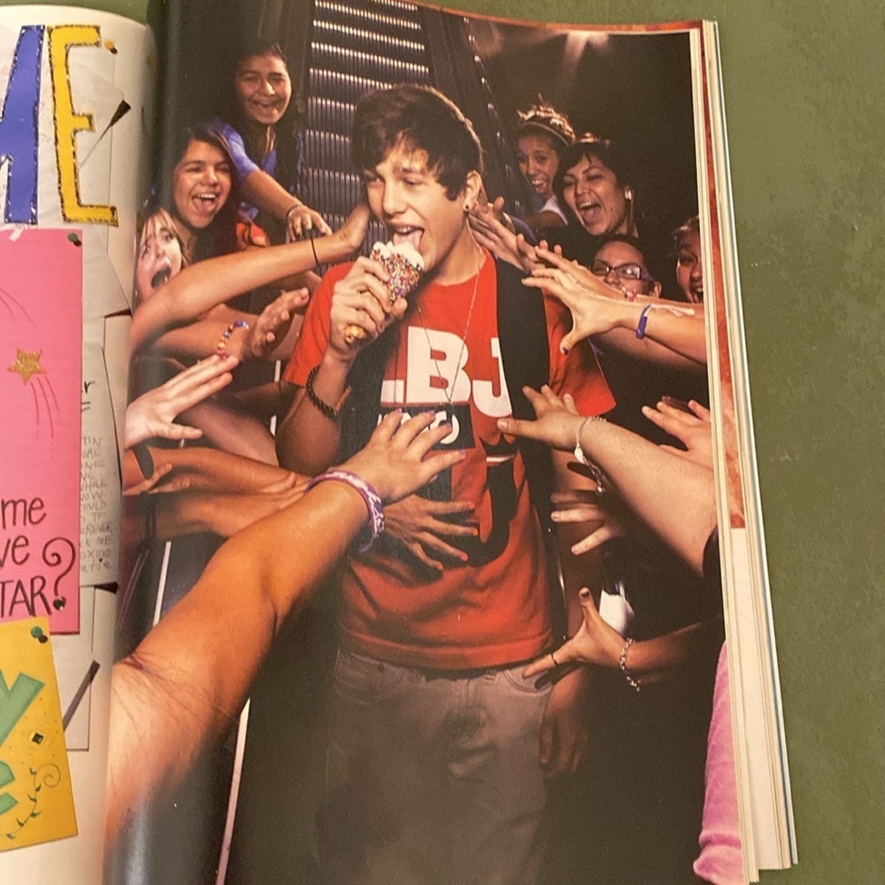 JR EWING DALLAS LARRY HAGMAN & Austin Mahone Texas Monthly  June 2012 - Picture 16 of 16